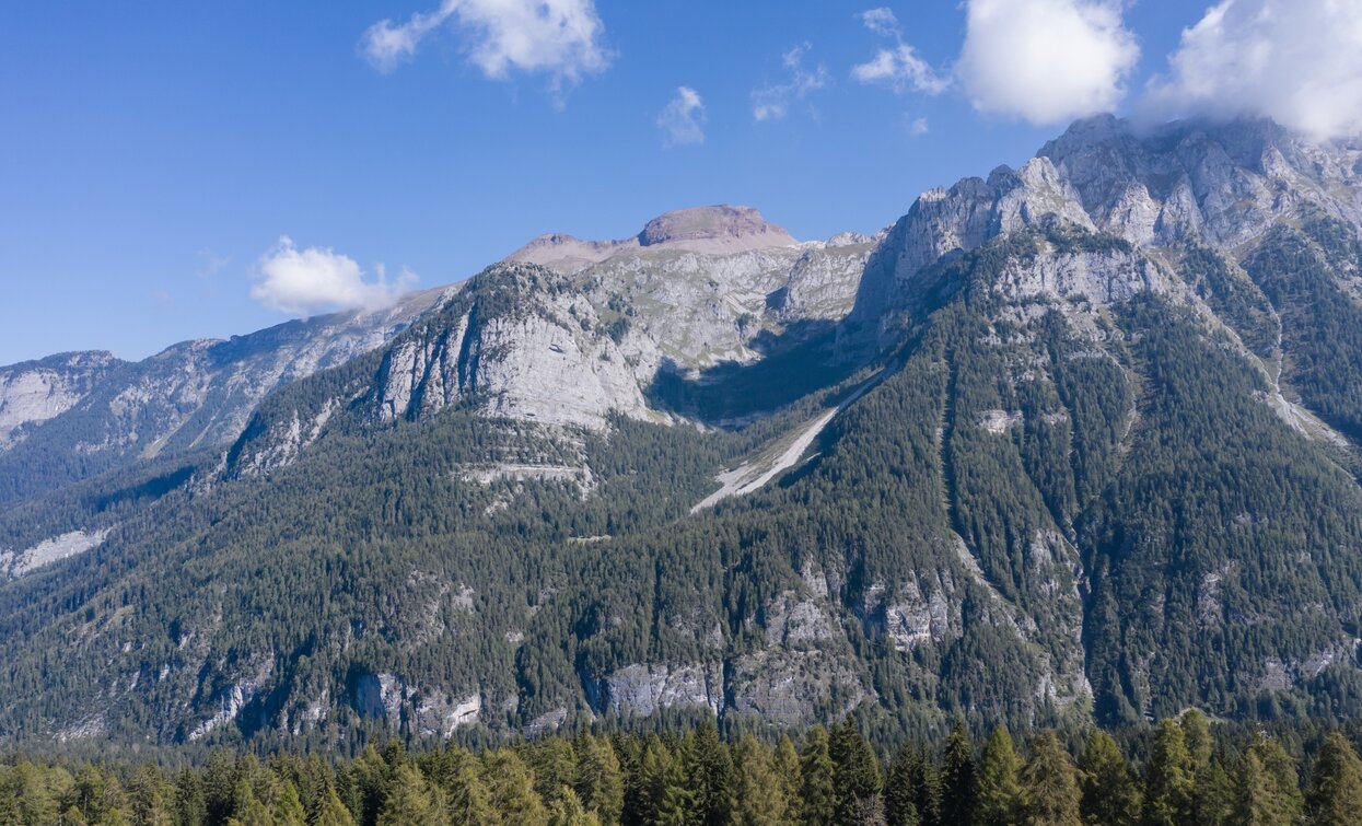 Sasso Rosso e le Dolomiti di Brenta | © Giacomo Podetti, APT Valli di Sole, Peio e Rabbi